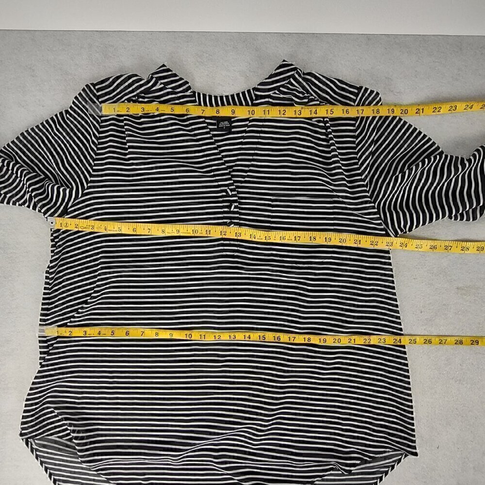 Torrid Black & White Striped Semi-Sheer 3/4 sleeve V-neck Tunic Top Sz 2 = US 18 - Picture 7 of 15